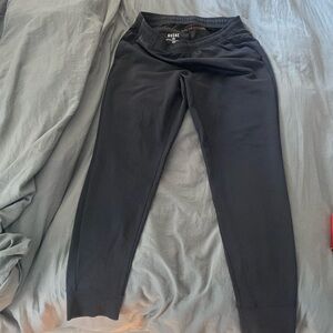 Rhône Men’s Joggers - Size M